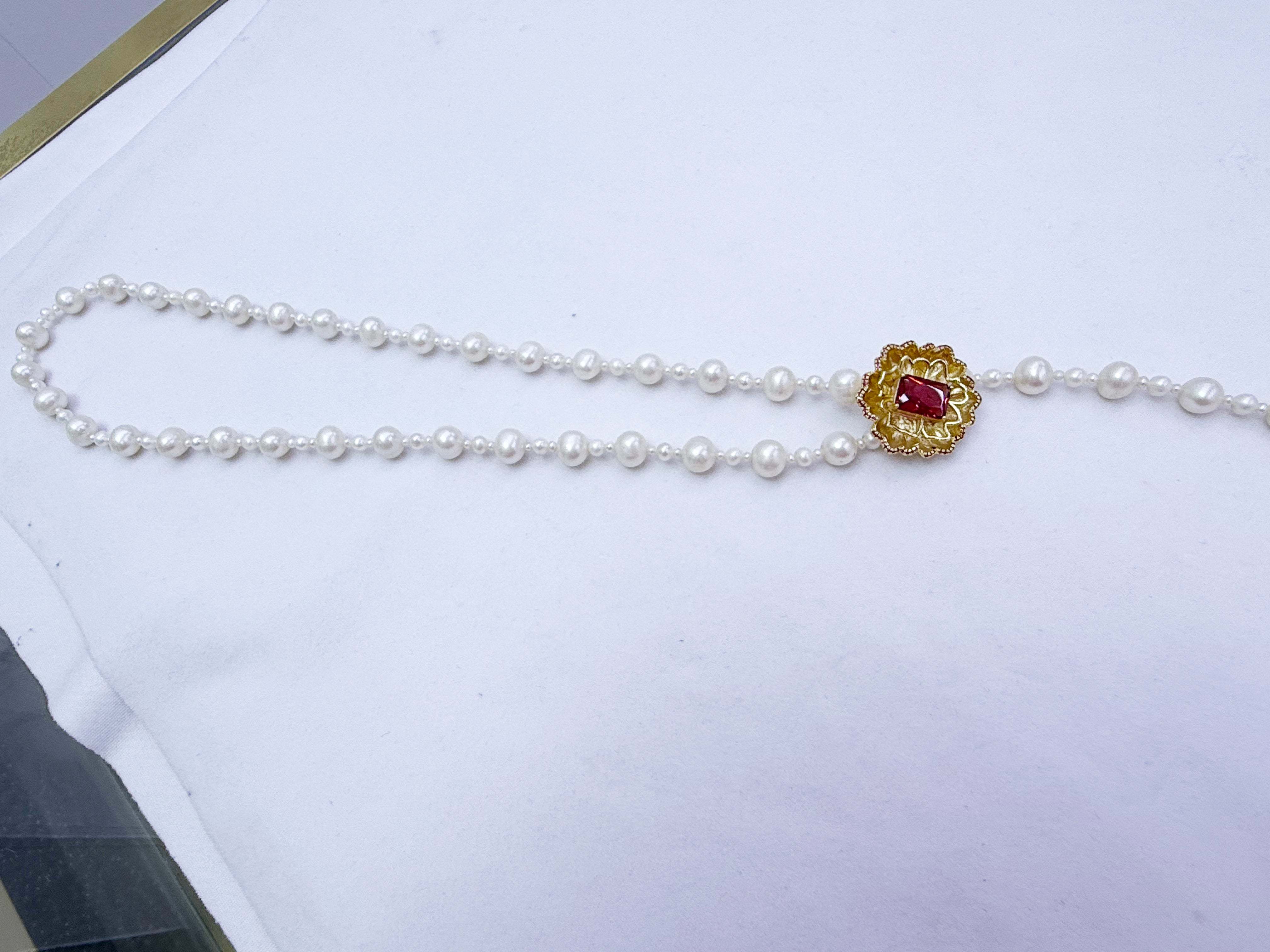 Gold-Cast Lotus Pearl Sweater Chain