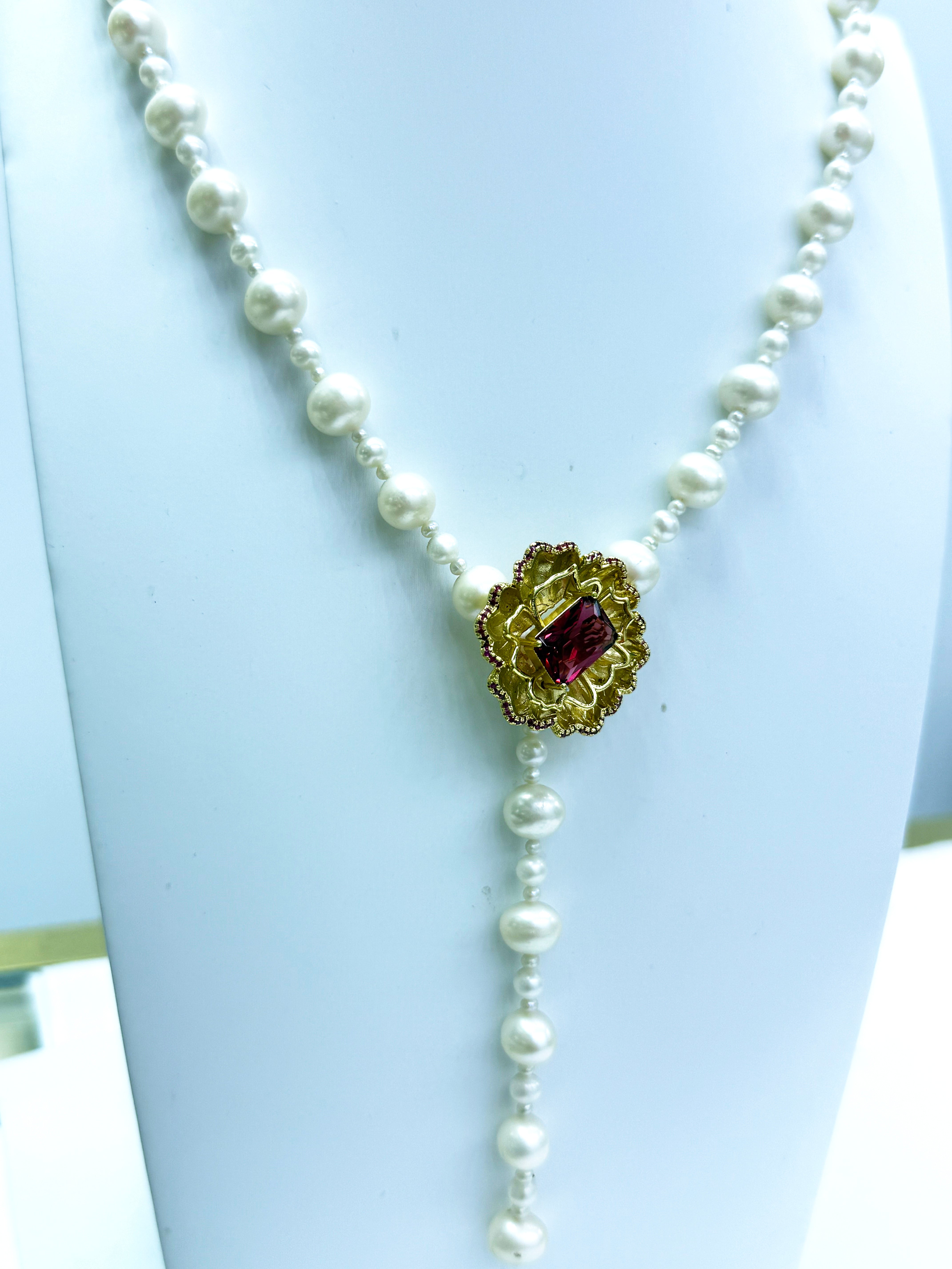Gold-Cast Lotus Pearl Sweater Chain