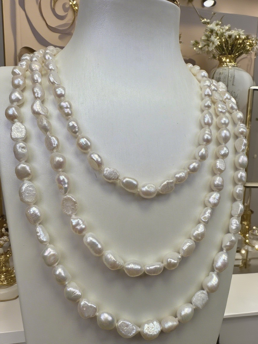 White Baroque Pearl Lariat (7-8mm)