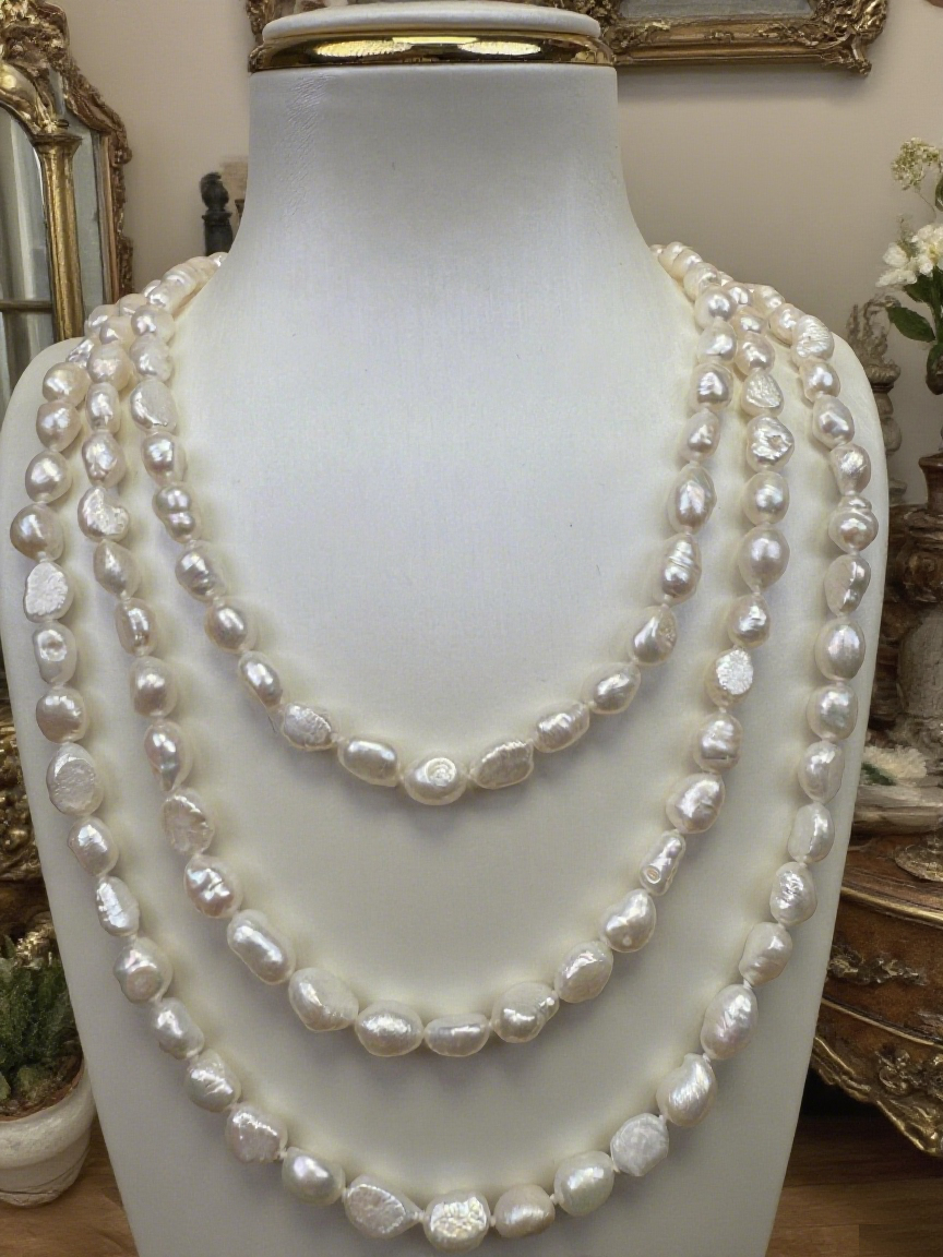 White Baroque Pearl Lariat (7-8mm)